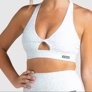 DOYOUEVEN - Untamed Crop - White (Size Small) NEVER WORN NWT